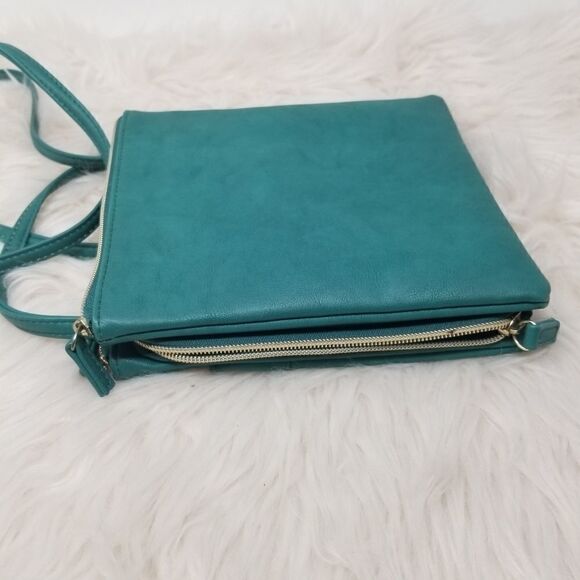 S&Co. Like New Green Crossbody Bag - Picture 10 of 11